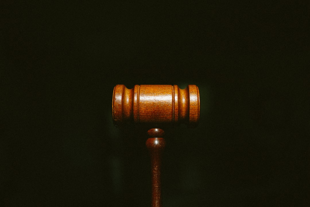 rechtlicher grundsatz: eine grundlegende regel oder norm, die im rechtssystem als richtlinie für entscheidungen und handlungen dient.