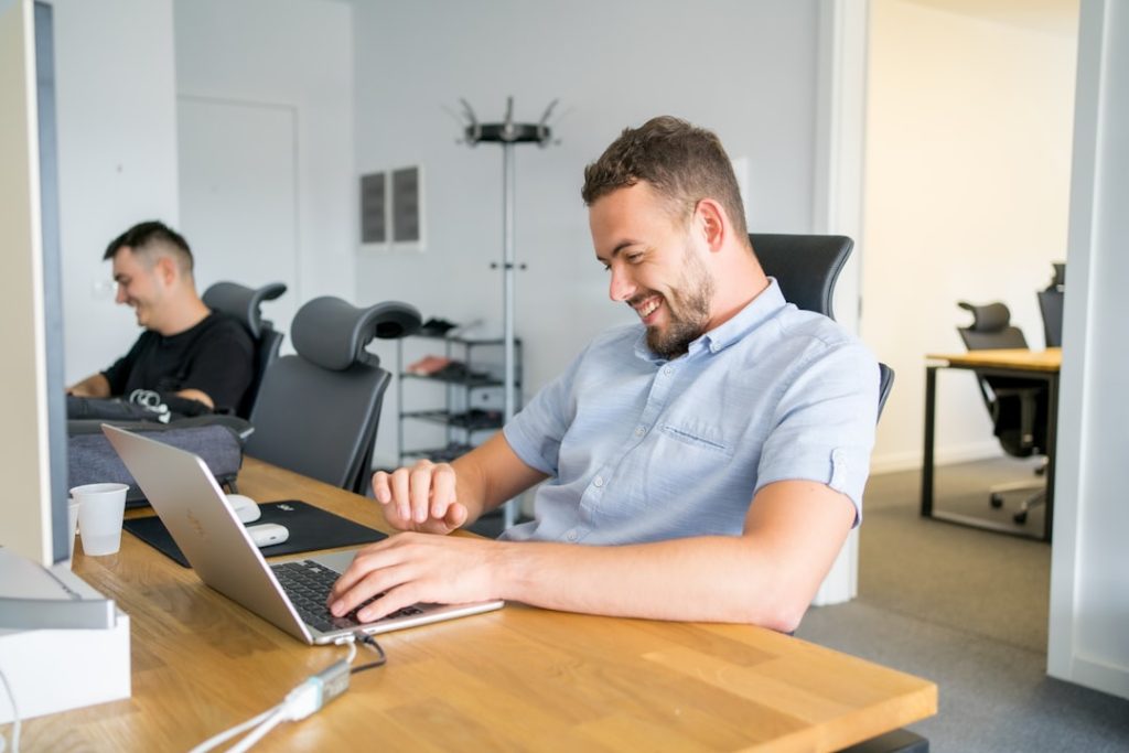 arbeits­tage: definition, bedeutung und berechnung der werktage in verschiedenen ländern.